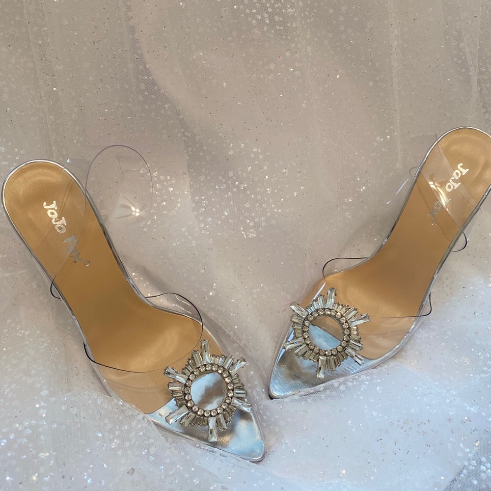 Cinderella “glass” slipper - Picture 1 of 4